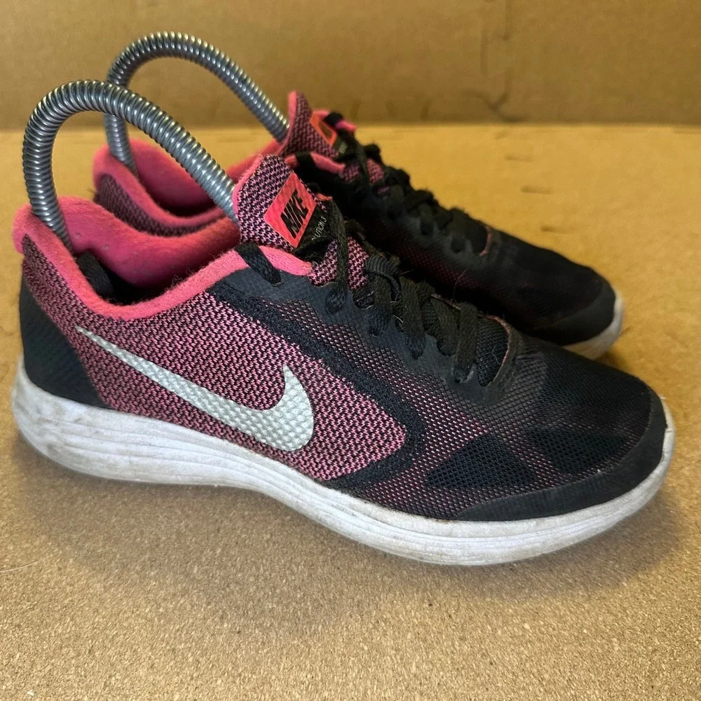 Nike Revolution 3‎ Kids Running Shoes Black Pink Silver 819416-001 Size 4Y